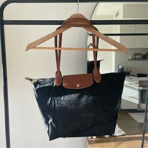 LONGCHAMP LE PLIAGE ORIGINAL M TOTE BAG
Black